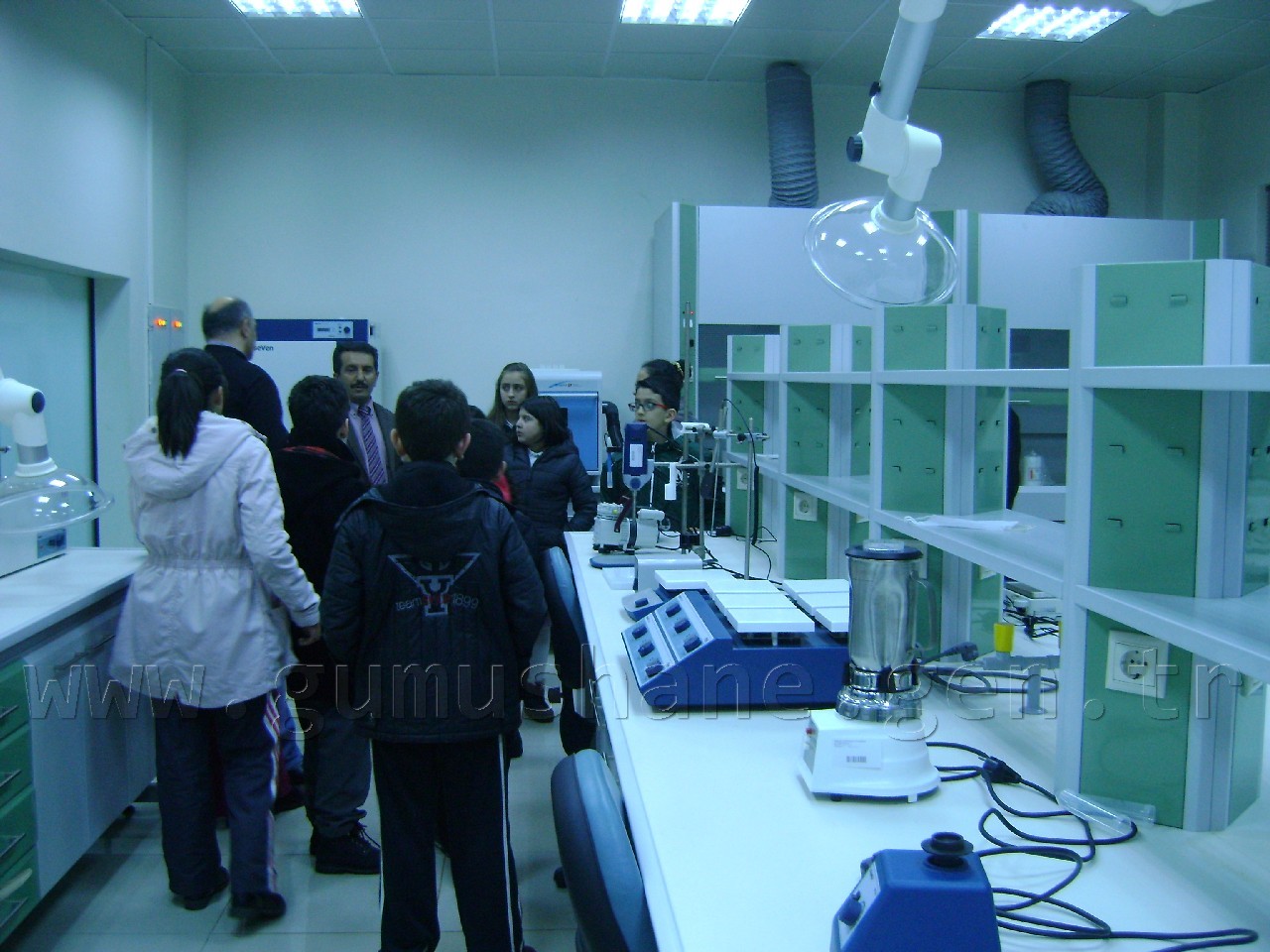 Bilim ve Sanat Merkezi Öğrencileri Gümüşhane Üniversitesi Merkez Laboratuvarı’nda 2