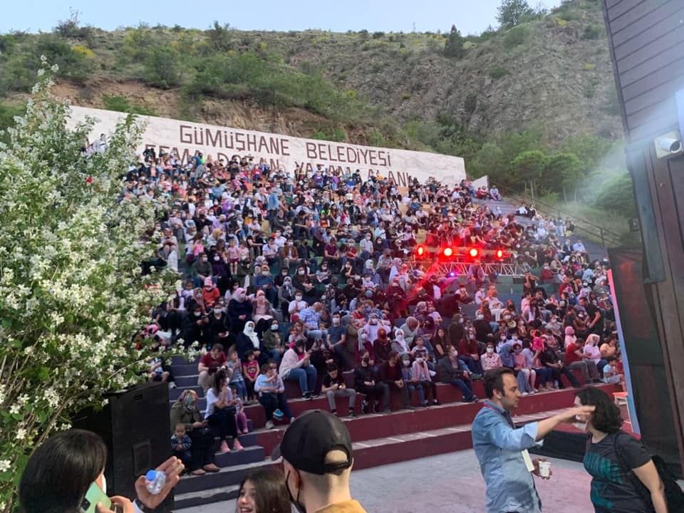 2 ay sürecek tiyatro festivali başladı 7