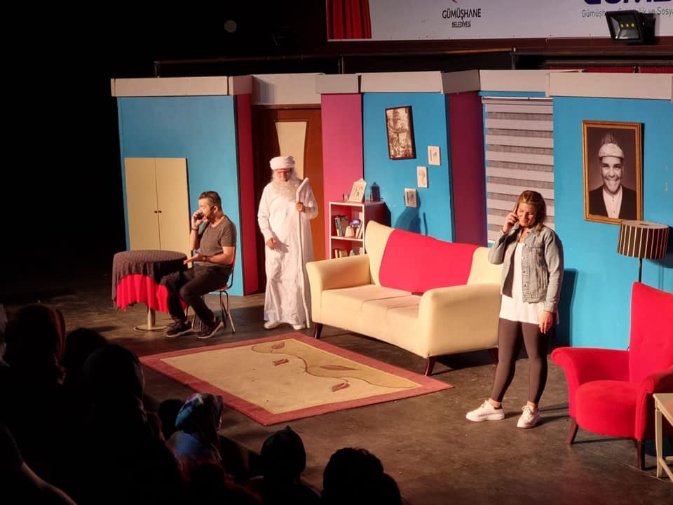 2 ay sürecek tiyatro festivali başladı 1