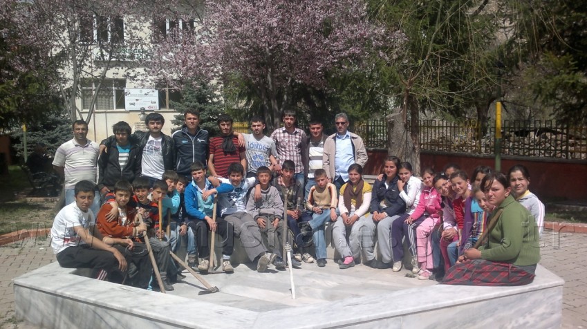 Tekke Gençlik ve Spor Kulübünden Fidan Dikimi 7