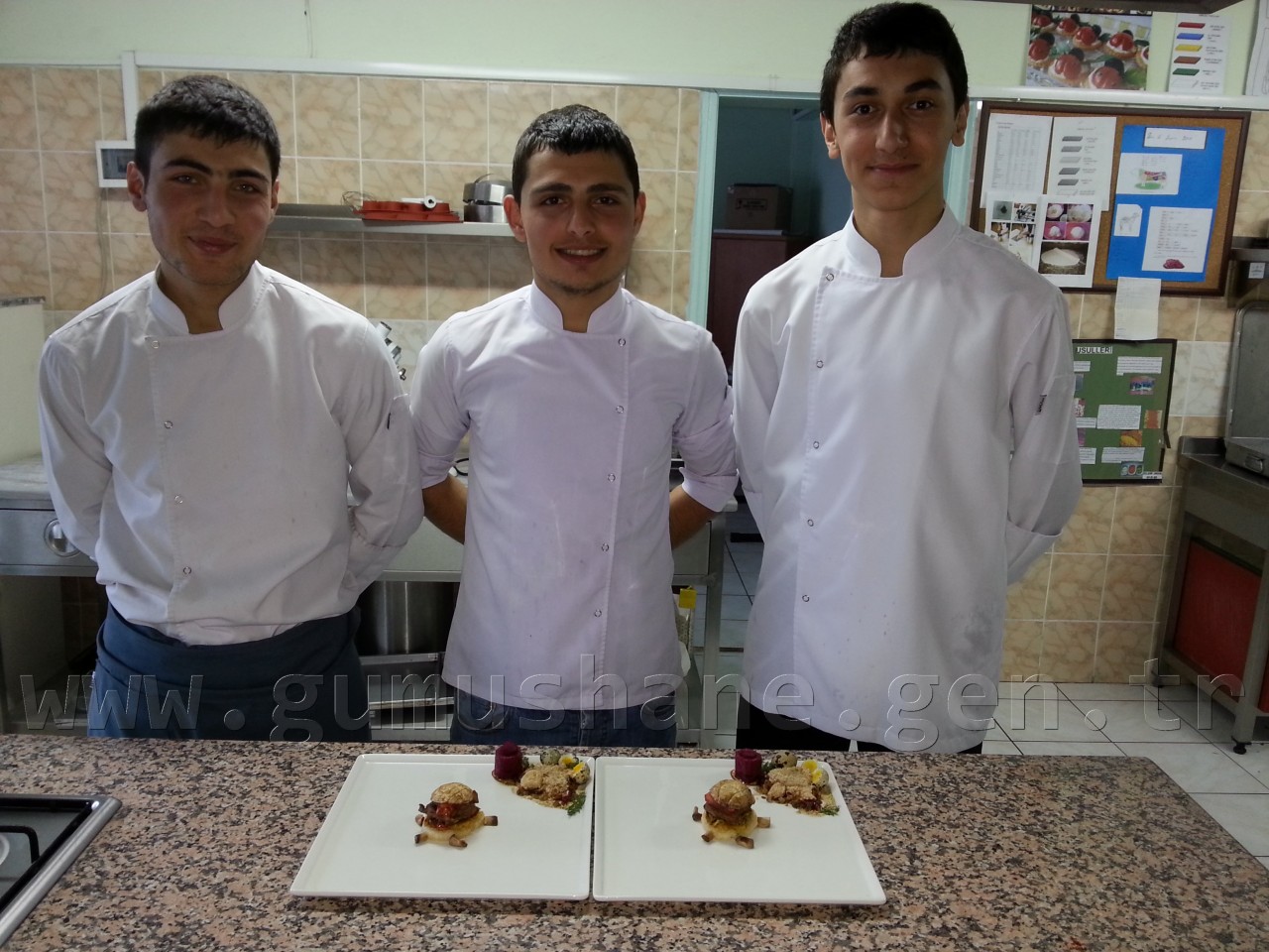 Gümüşhaneli Öğrenciler Yemek Yarışmasında 3.Oldu 2