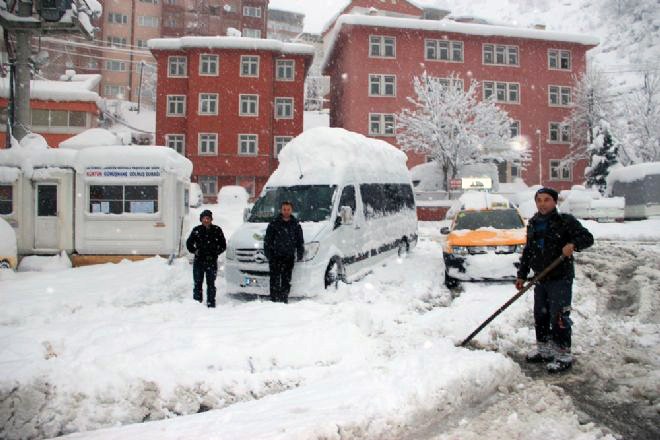 Kürtün’de kar felaketi 14