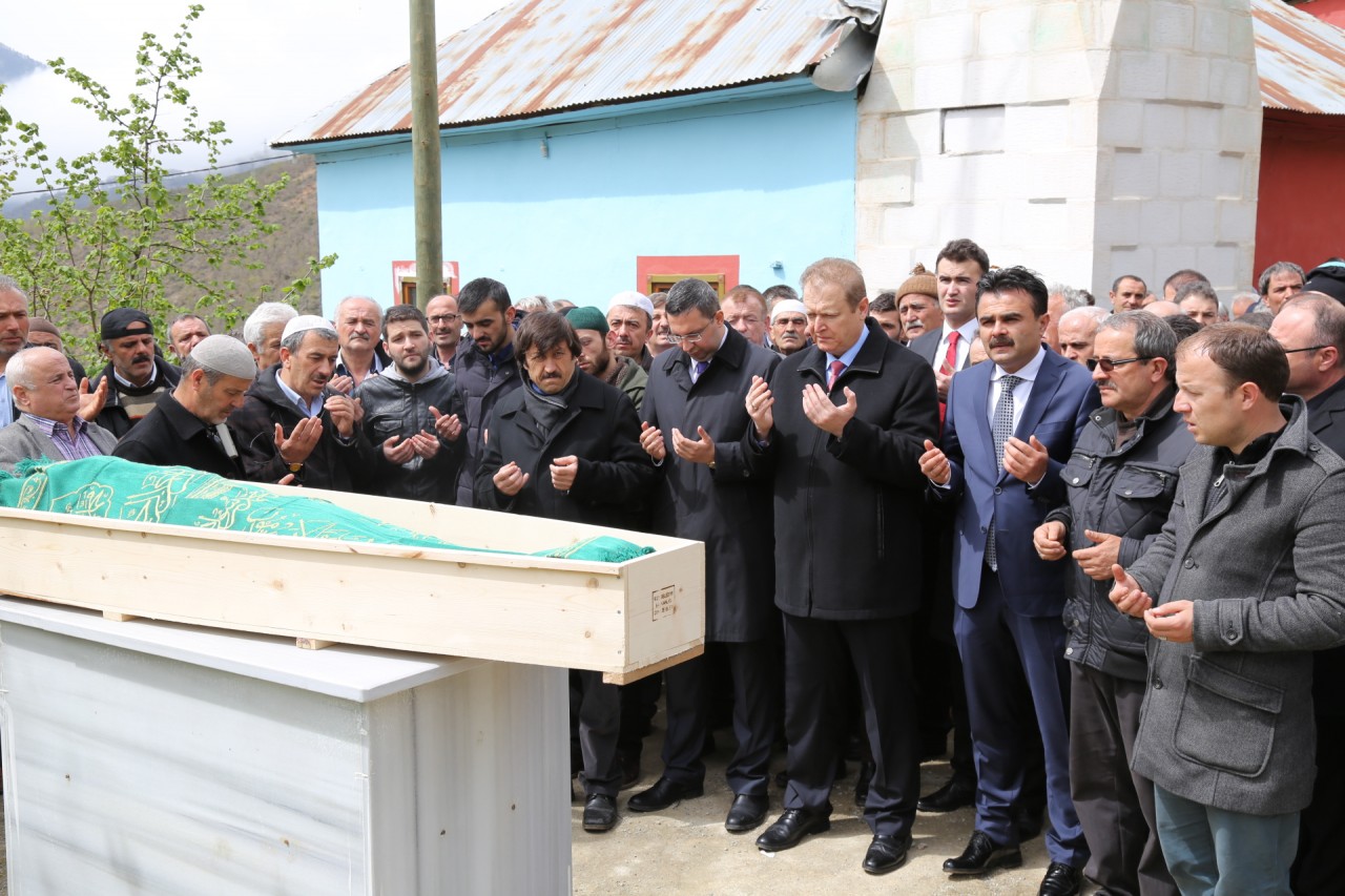 Güvendi son yolculuğuna uğurlandı 3