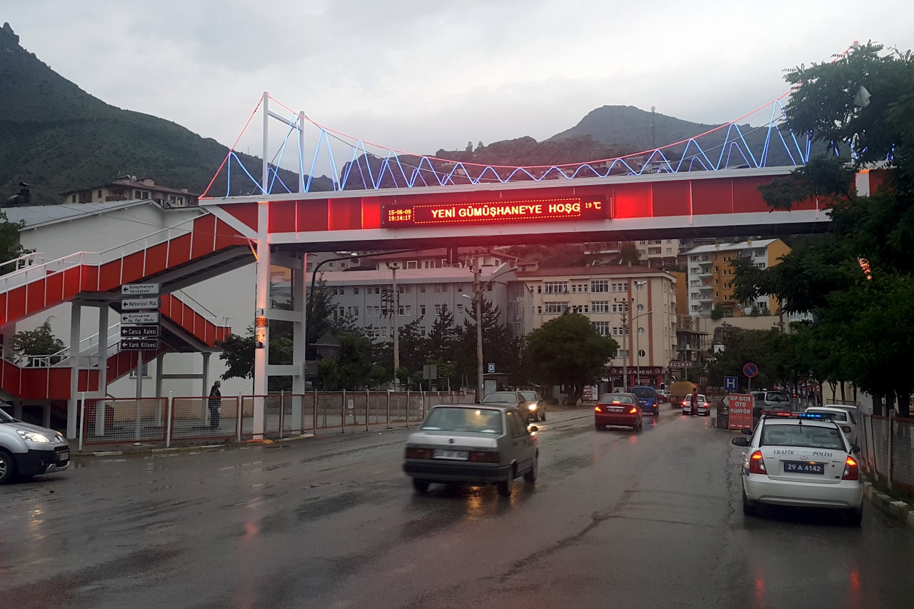 Üstgeçitlere ‘Yeni Gümüşhane’ ayarı 1