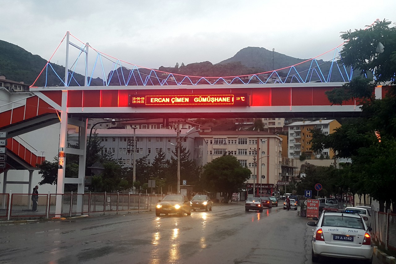 Üstgeçitlere ‘Yeni Gümüşhane’ ayarı 2