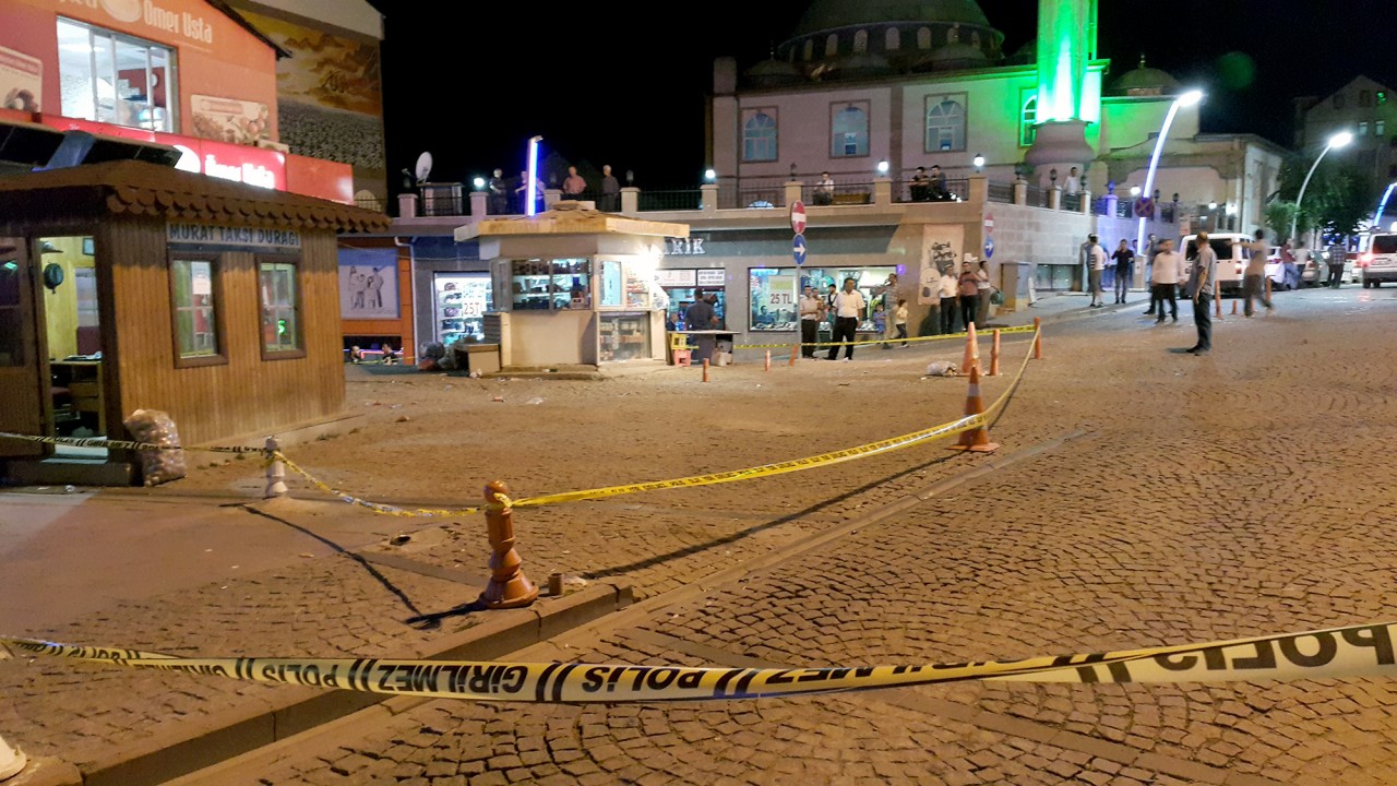 Şüpheli çantadan elbise çıktı 2