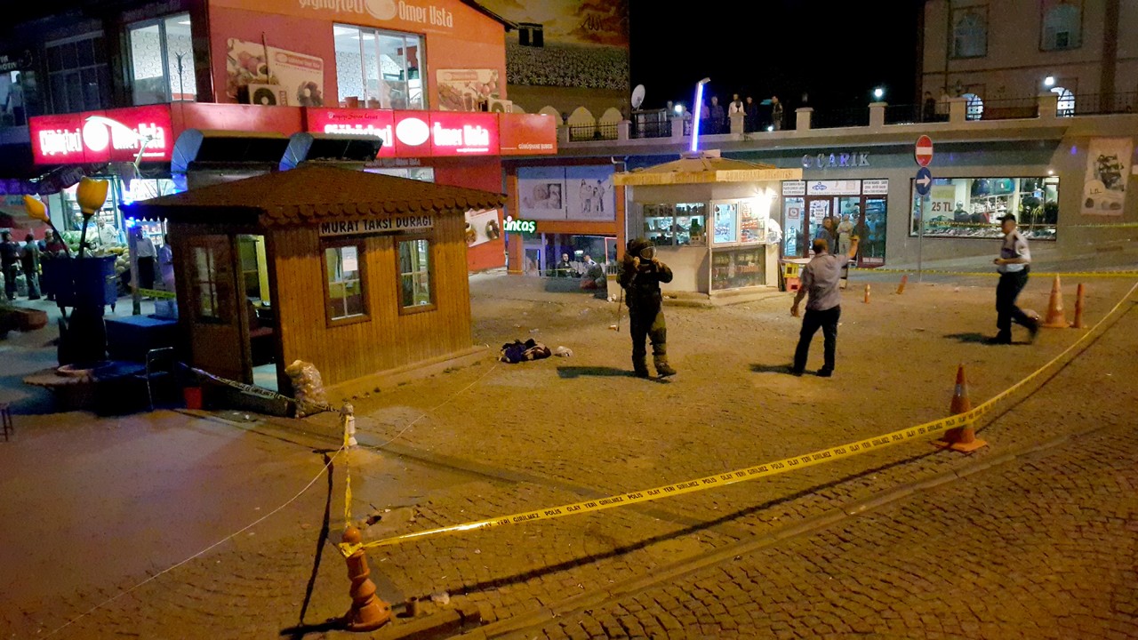 Şüpheli çantadan elbise çıktı 6