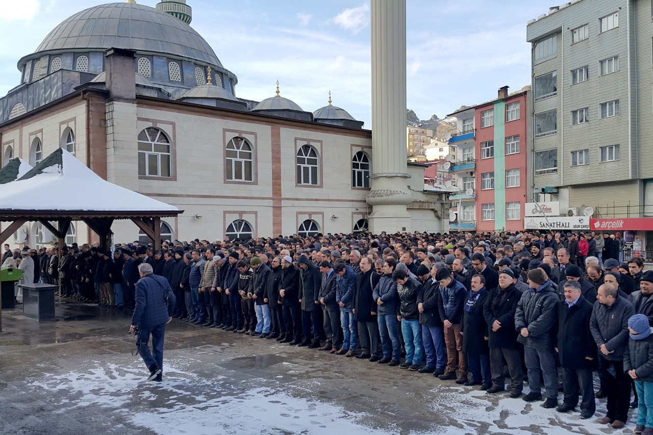 Kocagöz, gözyaşları arasında toprağa verildi 2