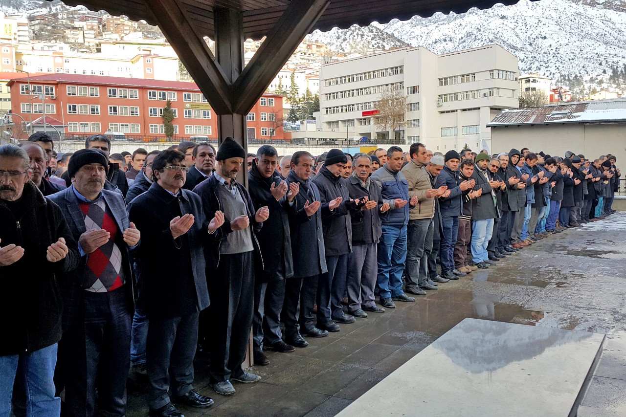 Kocagöz, gözyaşları arasında toprağa verildi 5