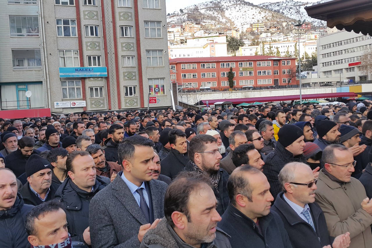 Kocagöz, gözyaşları arasında toprağa verildi 6