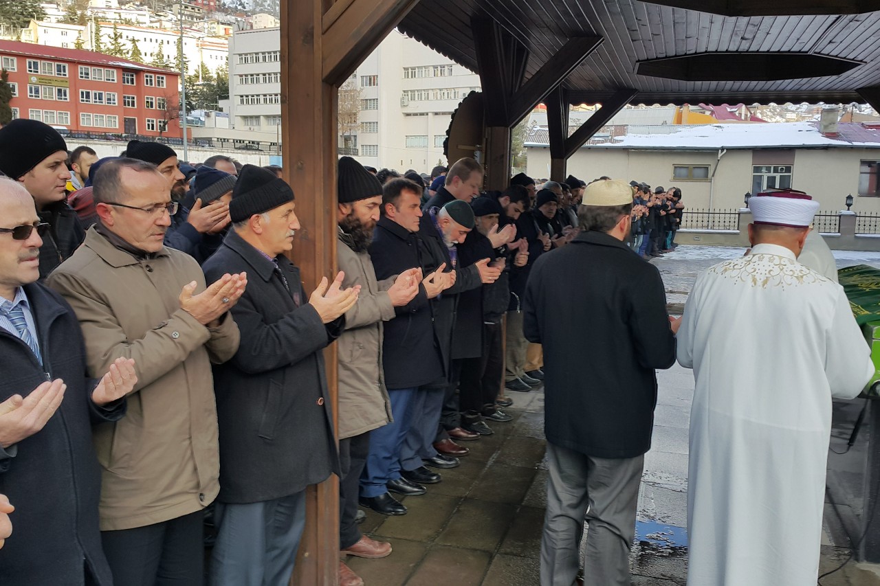 Kocagöz, gözyaşları arasında toprağa verildi 7