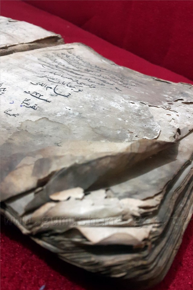 370 Yıllık El Yazması Kitabı Müze’ye Hediye Etti 3
