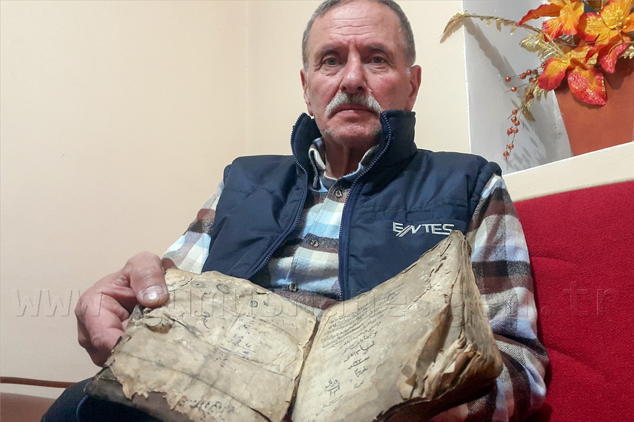 370 Yıllık El Yazması Kitabı Müze’ye Hediye Etti 4