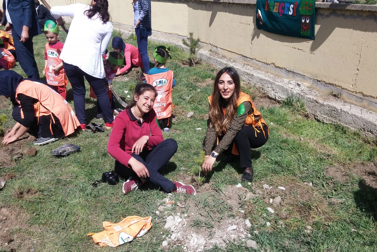 Kelkit’te su israfı anlatıldı, fidan dikildi 3