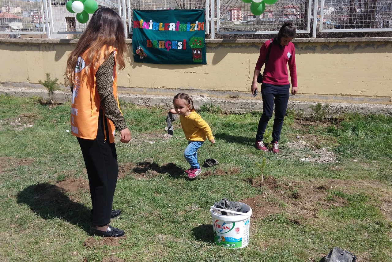 Kelkit’te su israfı anlatıldı, fidan dikildi 7