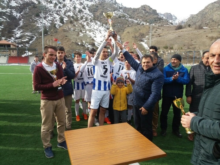 Futbol Genç Erkekler Müsabakaları Sona Erdi 4