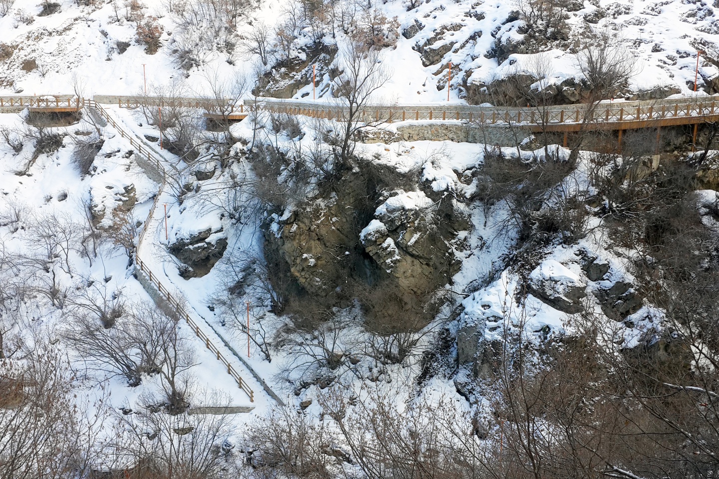 Tomara Şelalesinde kış güzelliği 6