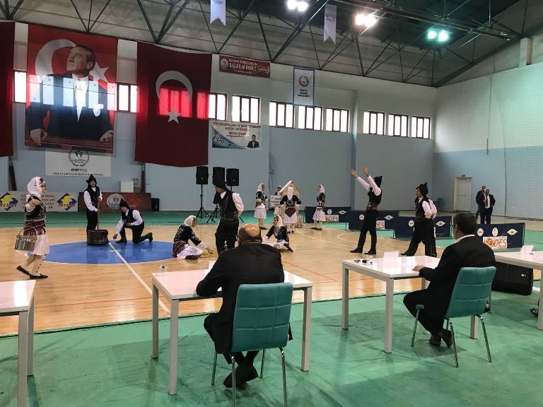 Okullar ve kulüpler arası halk oyunları yarışmaları tamamlandı 2