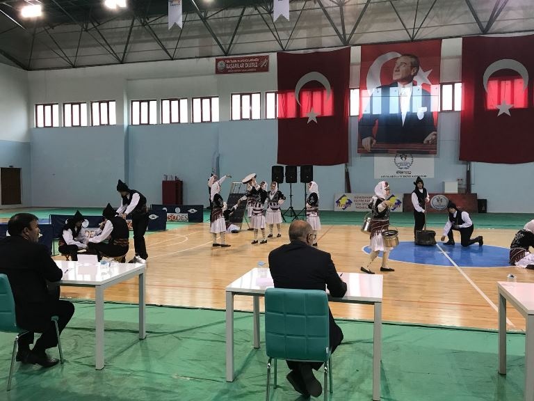 Okullar ve kulüpler arası halk oyunları yarışmaları tamamlandı 4