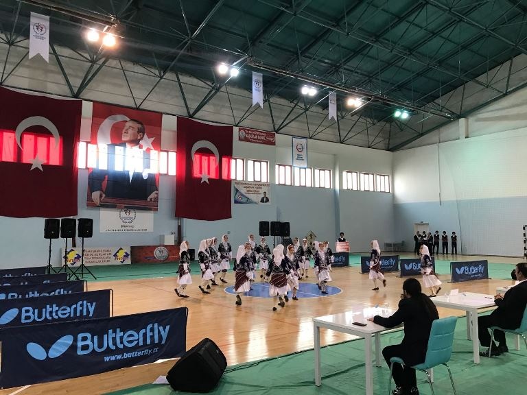 Okullar ve kulüpler arası halk oyunları yarışmaları tamamlandı 10