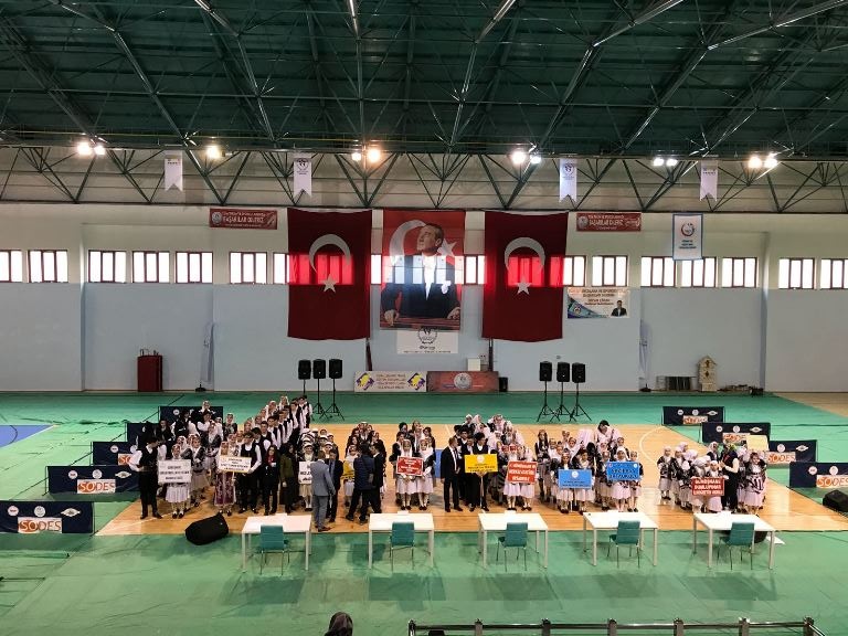 Okullar ve kulüpler arası halk oyunları yarışmaları tamamlandı 8