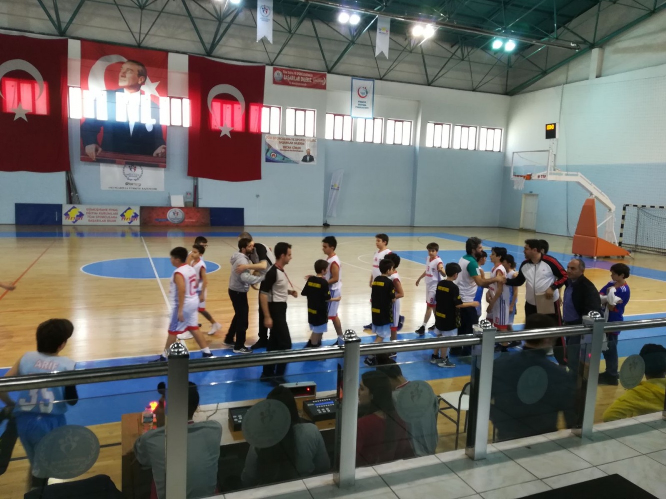 Basketbol grup müsabakaları sona erdi 4