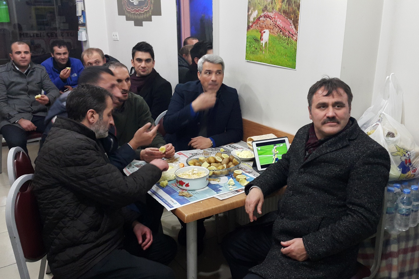 Başkan Çimen ‘Diriliş Ertuğrul’u vatandaşlarla izledi 3