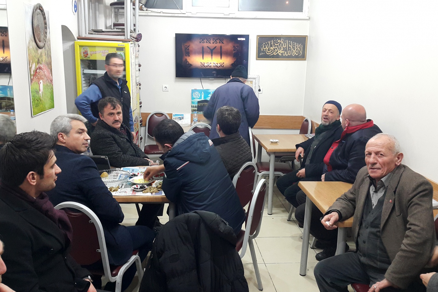 Başkan Çimen ‘Diriliş Ertuğrul’u vatandaşlarla izledi 2