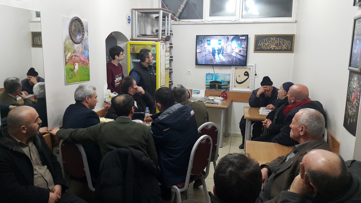 Başkan Çimen ‘Diriliş Ertuğrul’u vatandaşlarla izledi 6