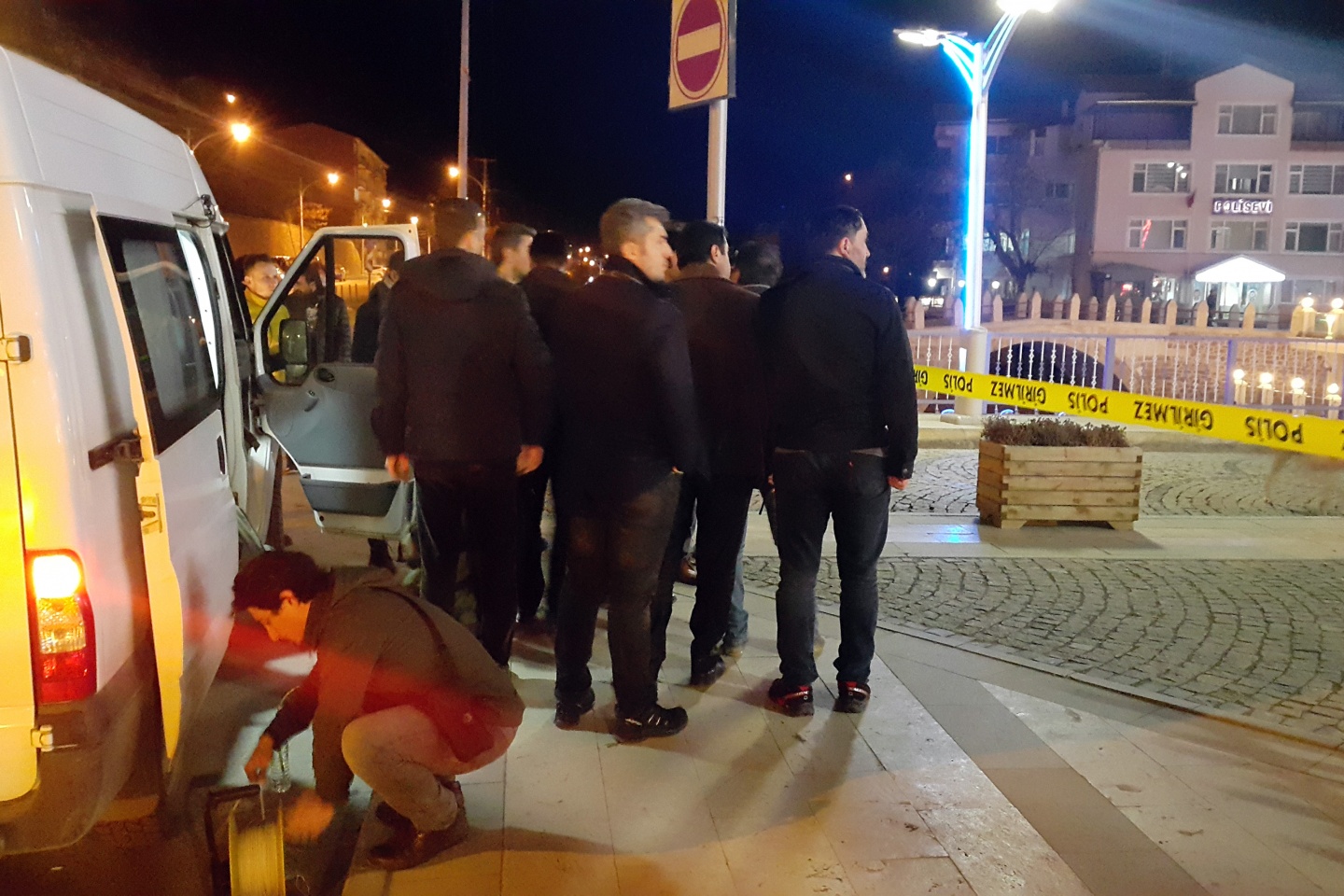 Gümüşhane’de şüpheli çantadan eşofman ve krampon çıktı 4