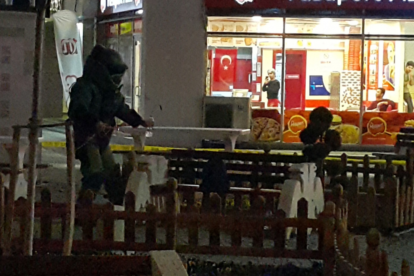 Gümüşhane’de şüpheli çantadan eşofman ve krampon çıktı 6