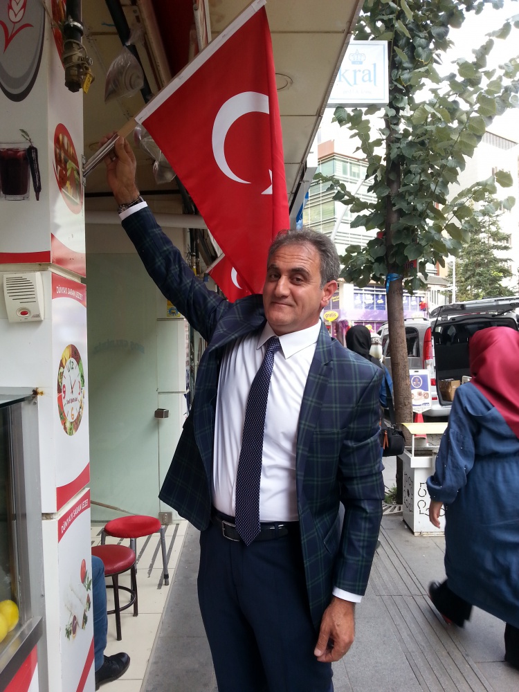 GTSO işyerlerine bayrak asmaya devam ediyor 2