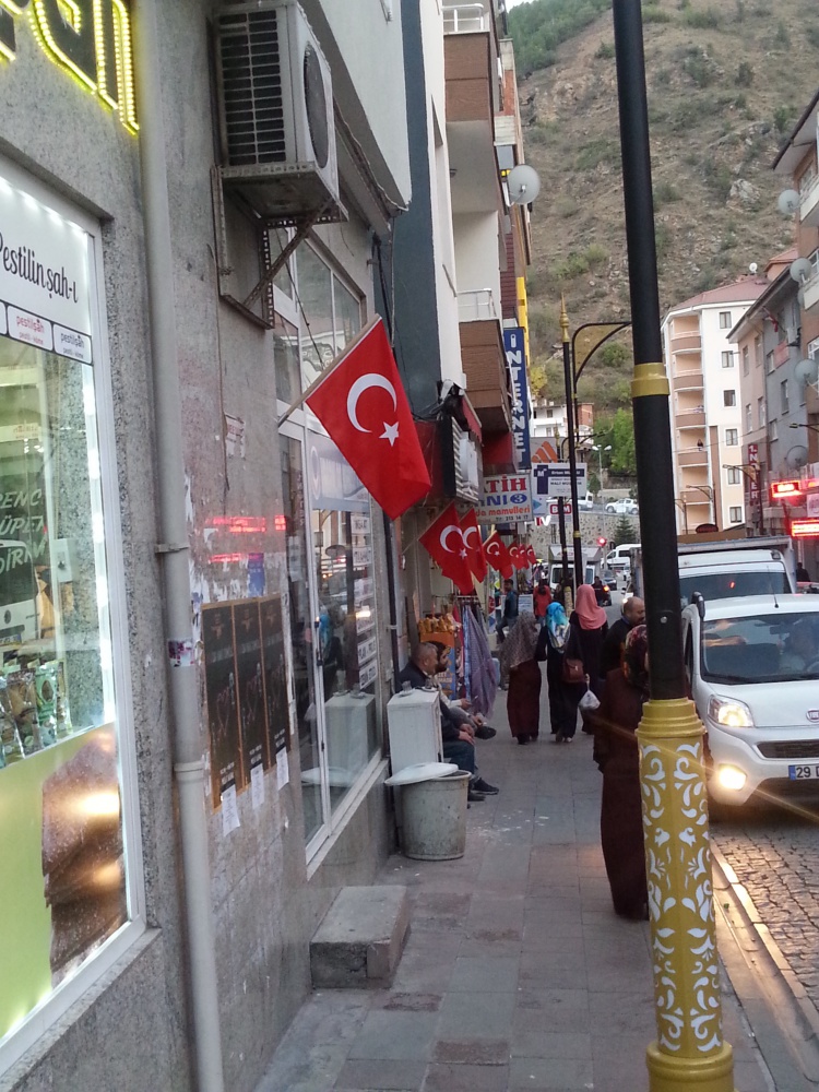 GTSO işyerlerine bayrak asmaya devam ediyor 4