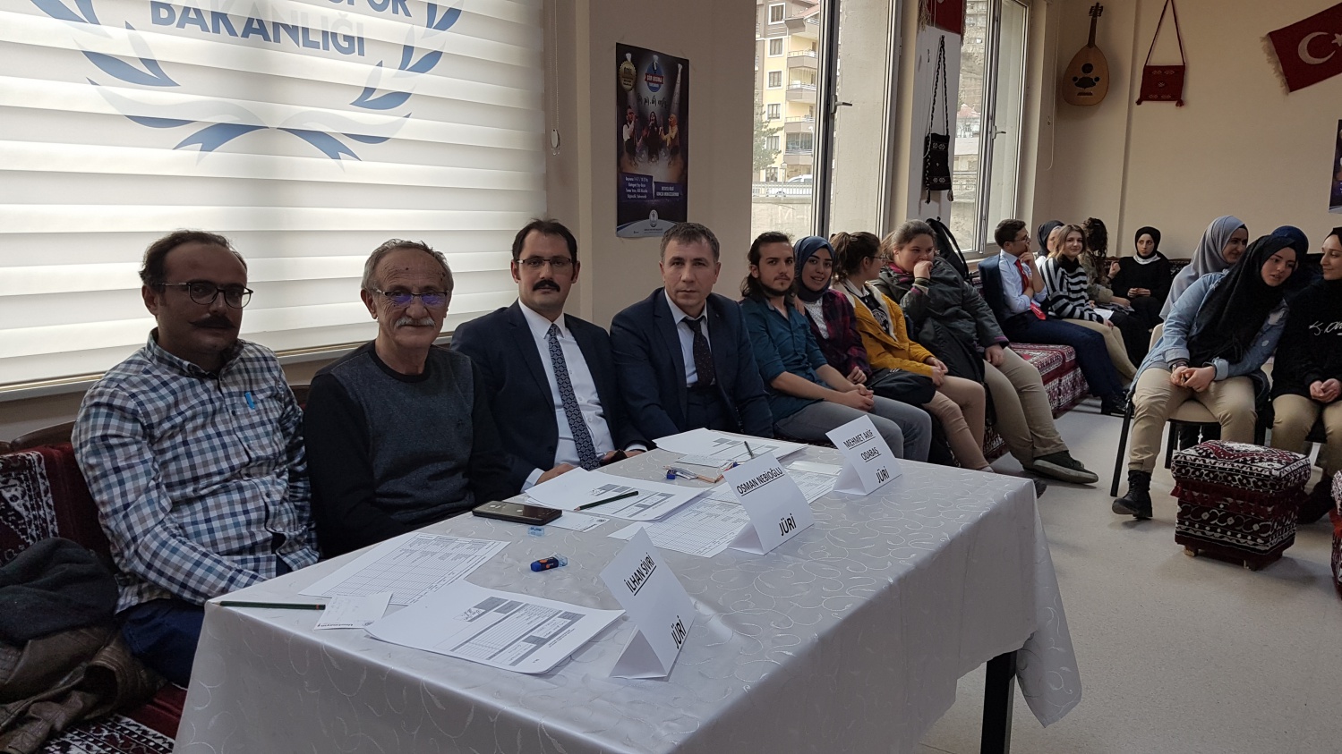 Gençlik Merkezinde ‘Bir Şiir Bir Nefes’ şiir okuma yarışması yapıldı 8