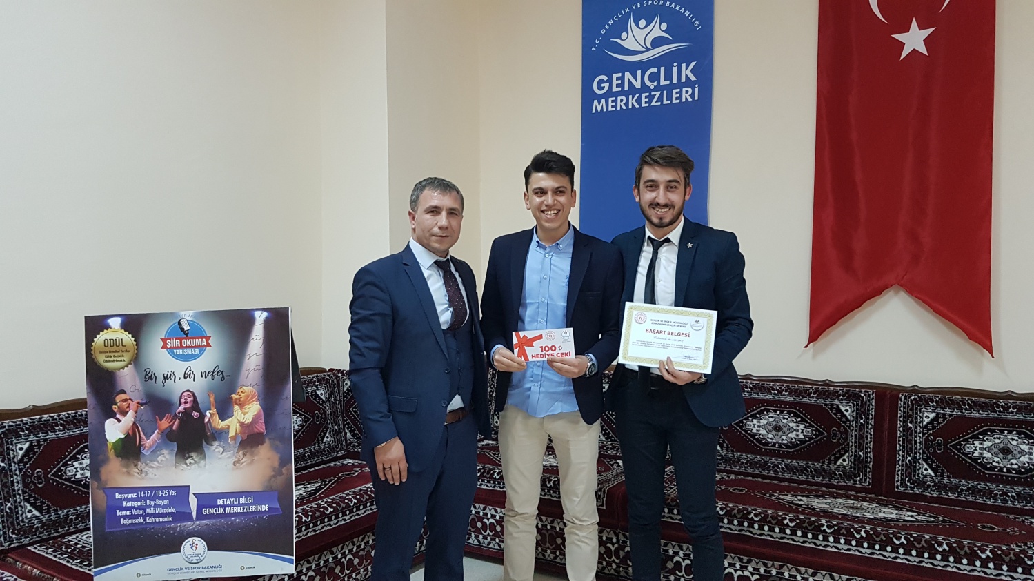 Gençlik Merkezinde ‘Bir Şiir Bir Nefes’ şiir okuma yarışması yapıldı 9