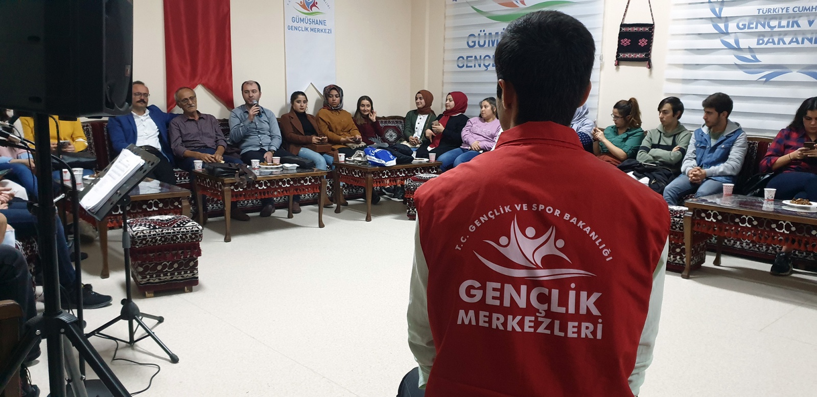 Gençlik Merkezinde Herfene geceleri gençlerle hayat buluyor 2