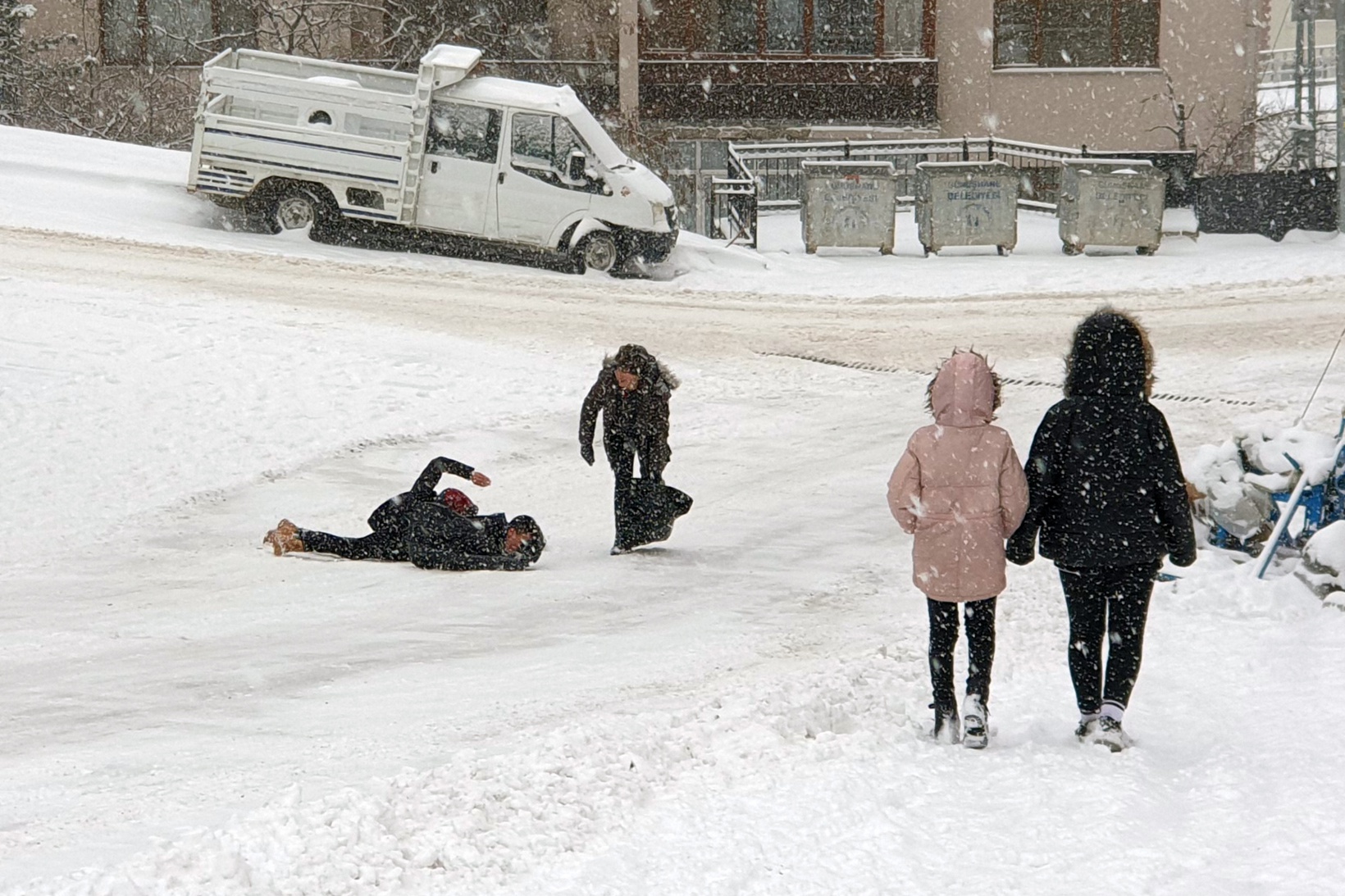 Gümüşhane’de kar yağışı etkili oluyor 17