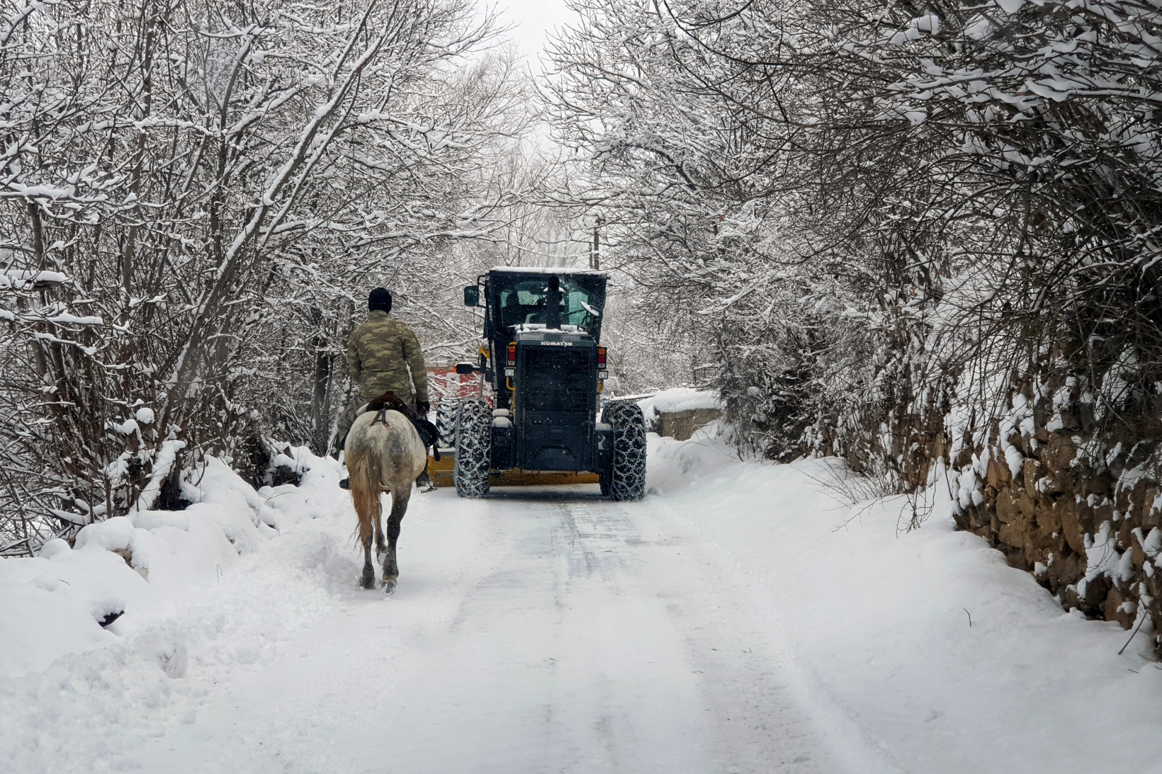 Gümüşhane’de karla mücadele çalışmaları devam ediyor 4