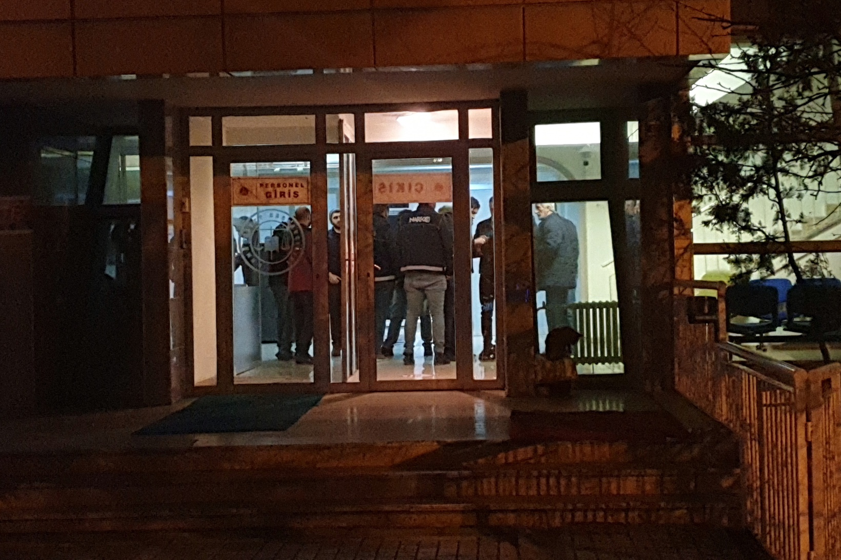 Mahkumlara uyuşturucu sağlayan gardiyan tutuklandı 4