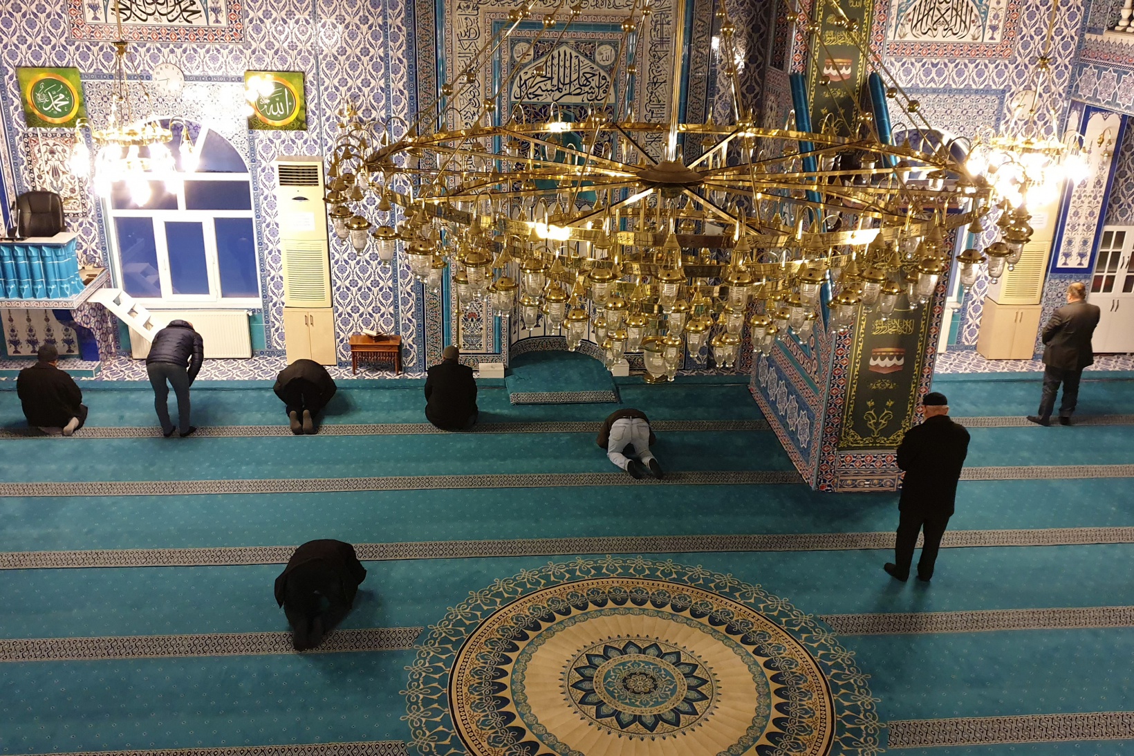 Gümüşhane'deki camilerde cemaatsiz namaz kılındı 13