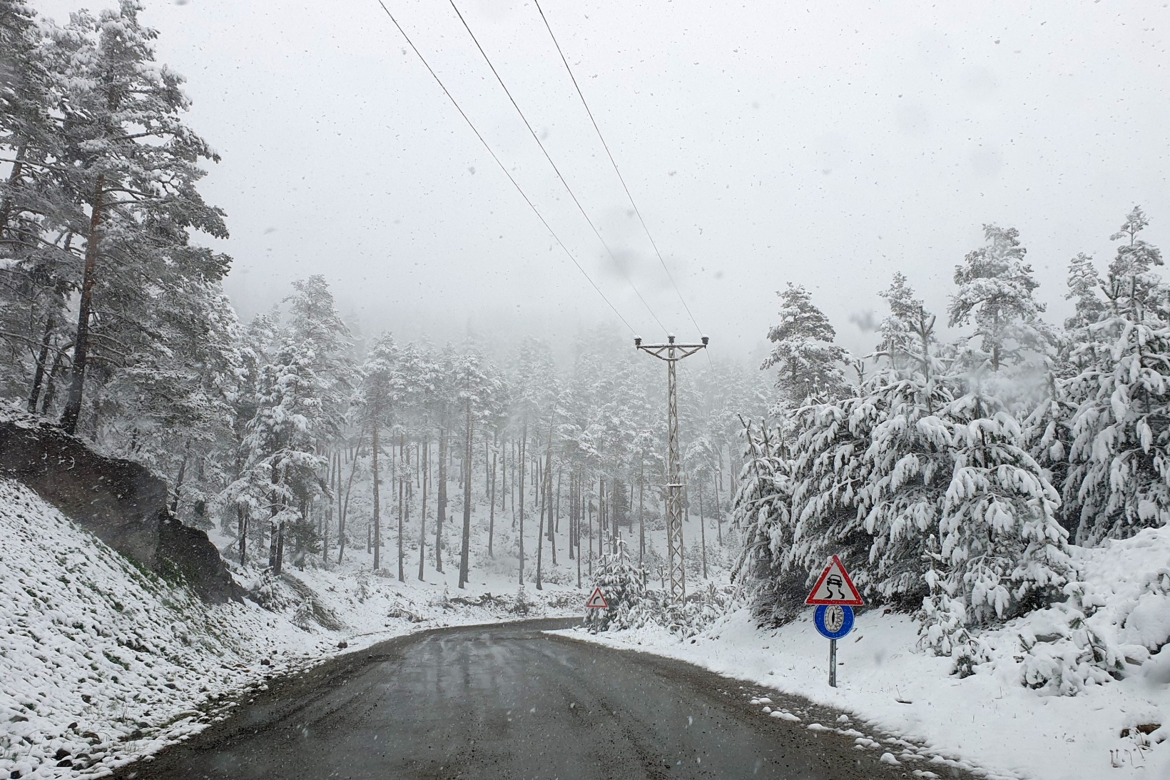Gümüşhane’nin yükseklerinde kar yağışı etkili oluyor 6