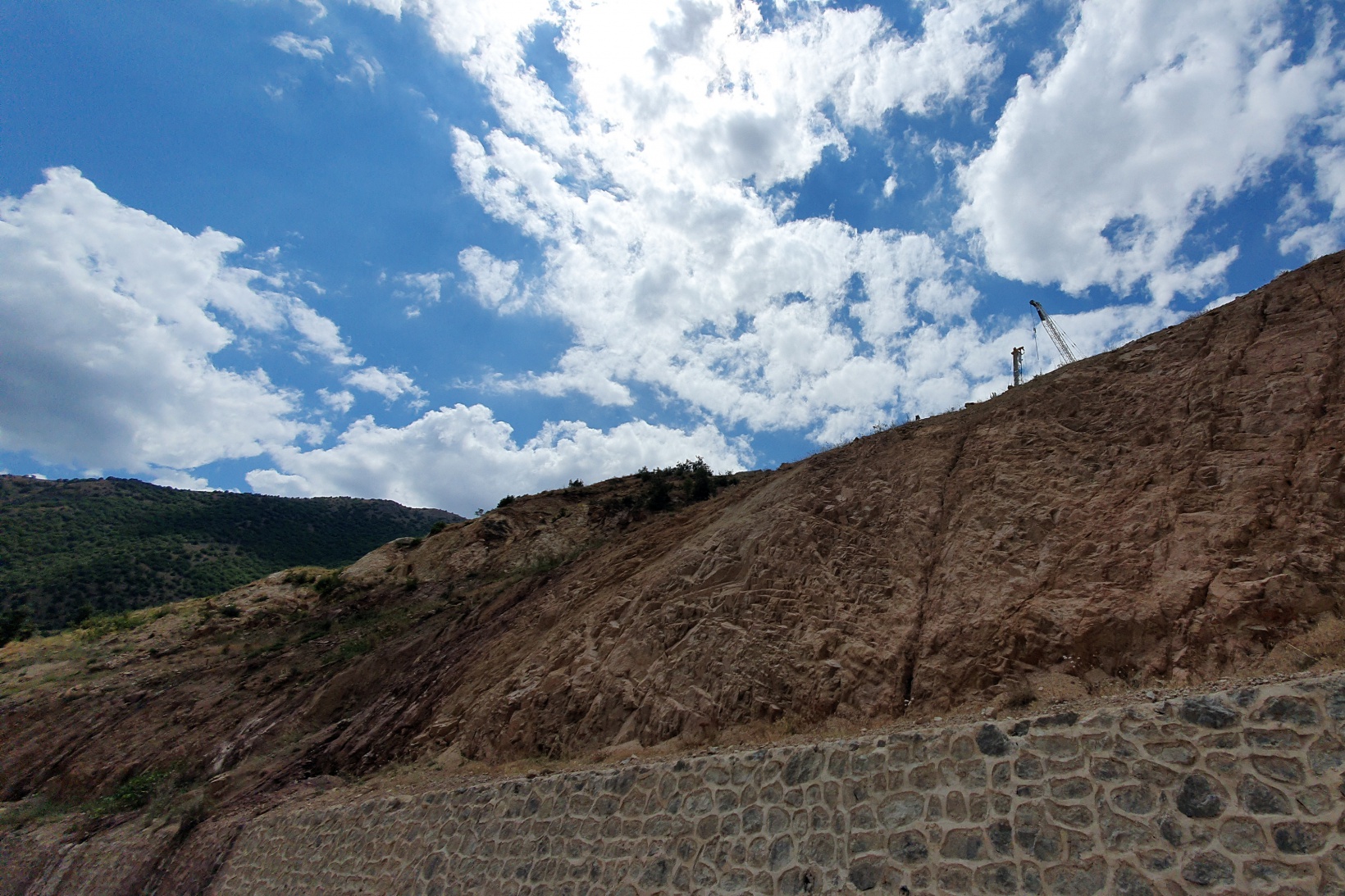 Harşit çayındaki bordo rengin sebebi oldu 7