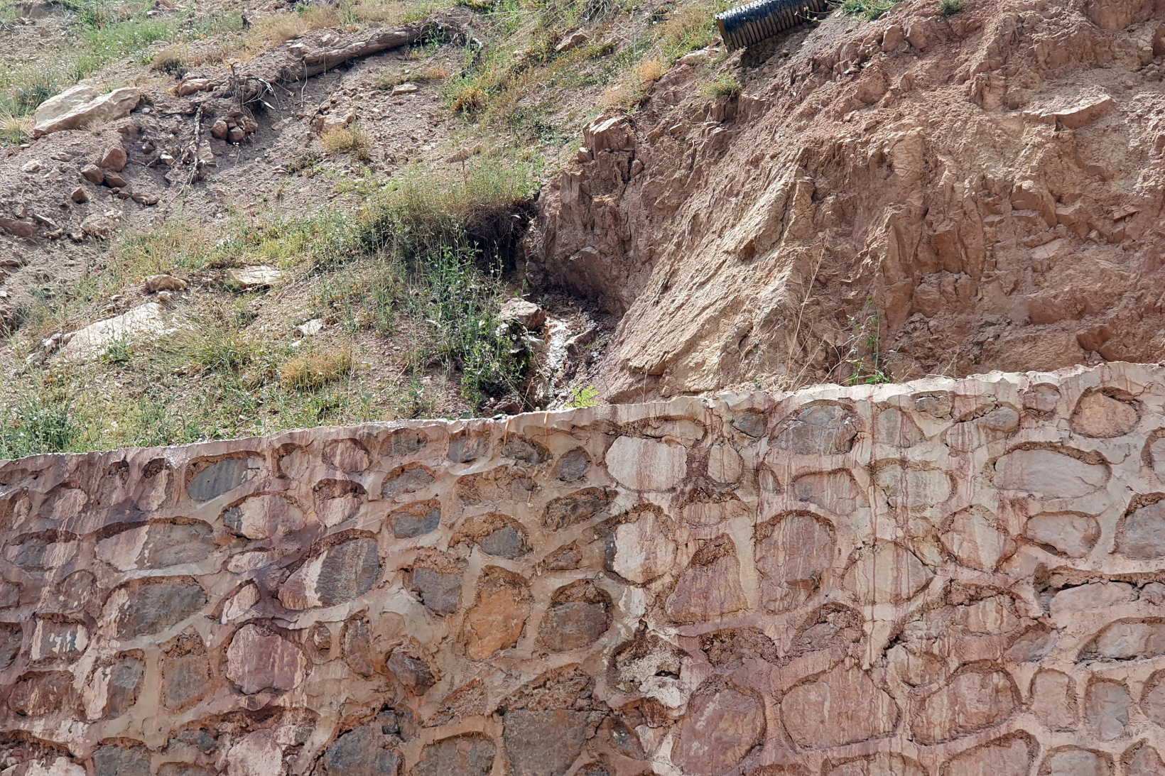 Harşit çayındaki bordo rengin sebebi oldu 13