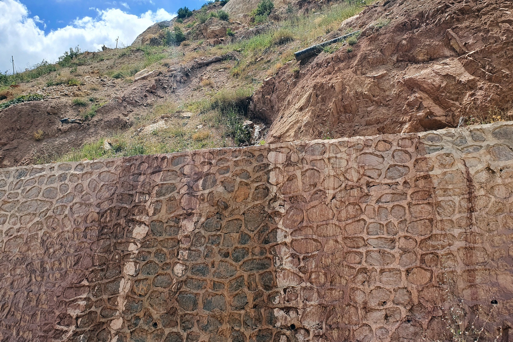 Harşit çayındaki bordo rengin sebebi oldu 10