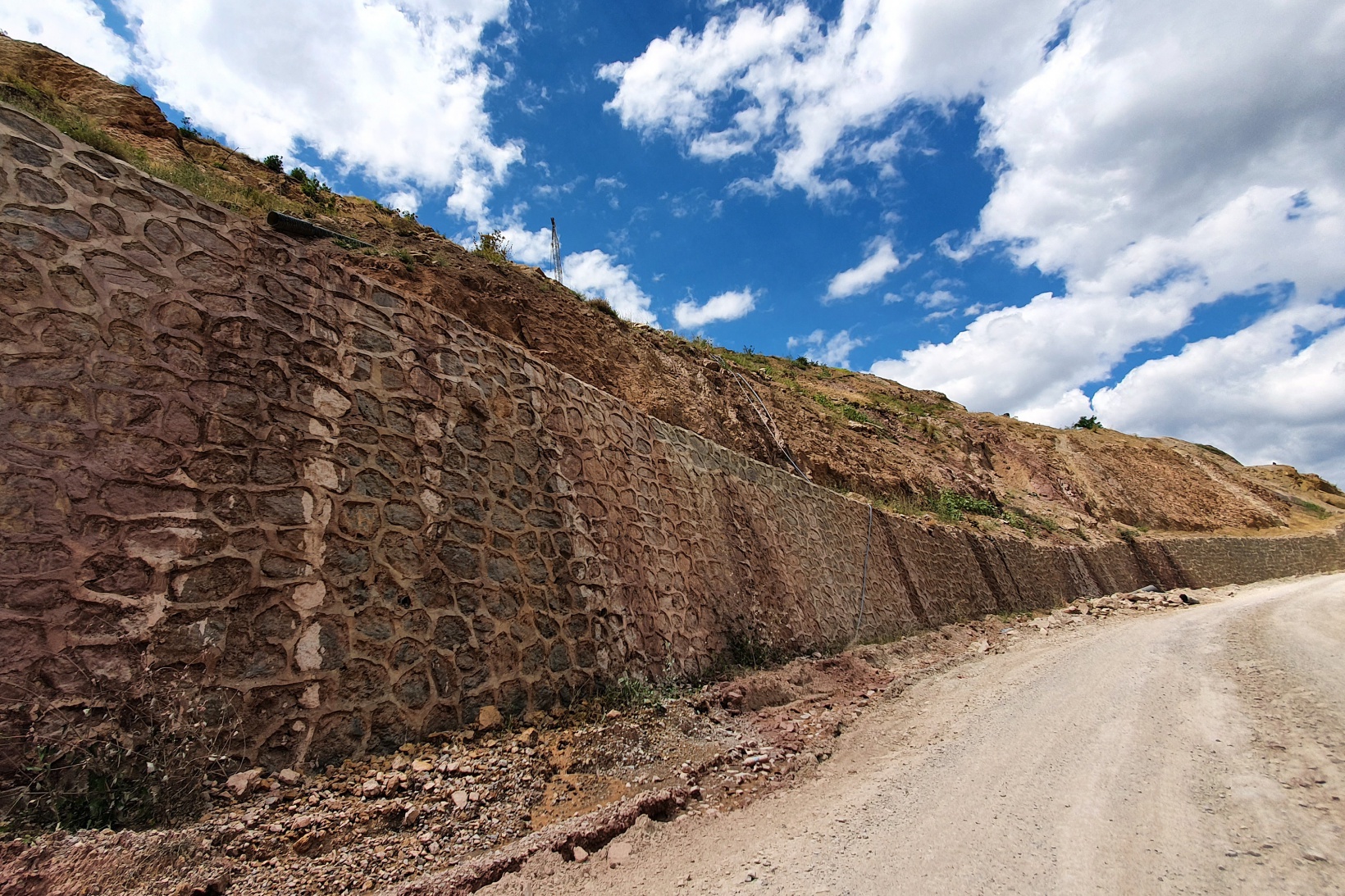 Harşit çayındaki bordo rengin sebebi oldu 11