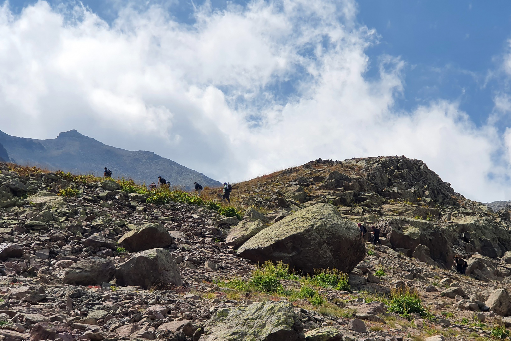 3 bin 331 metrede arkadaşlarını andılar 9