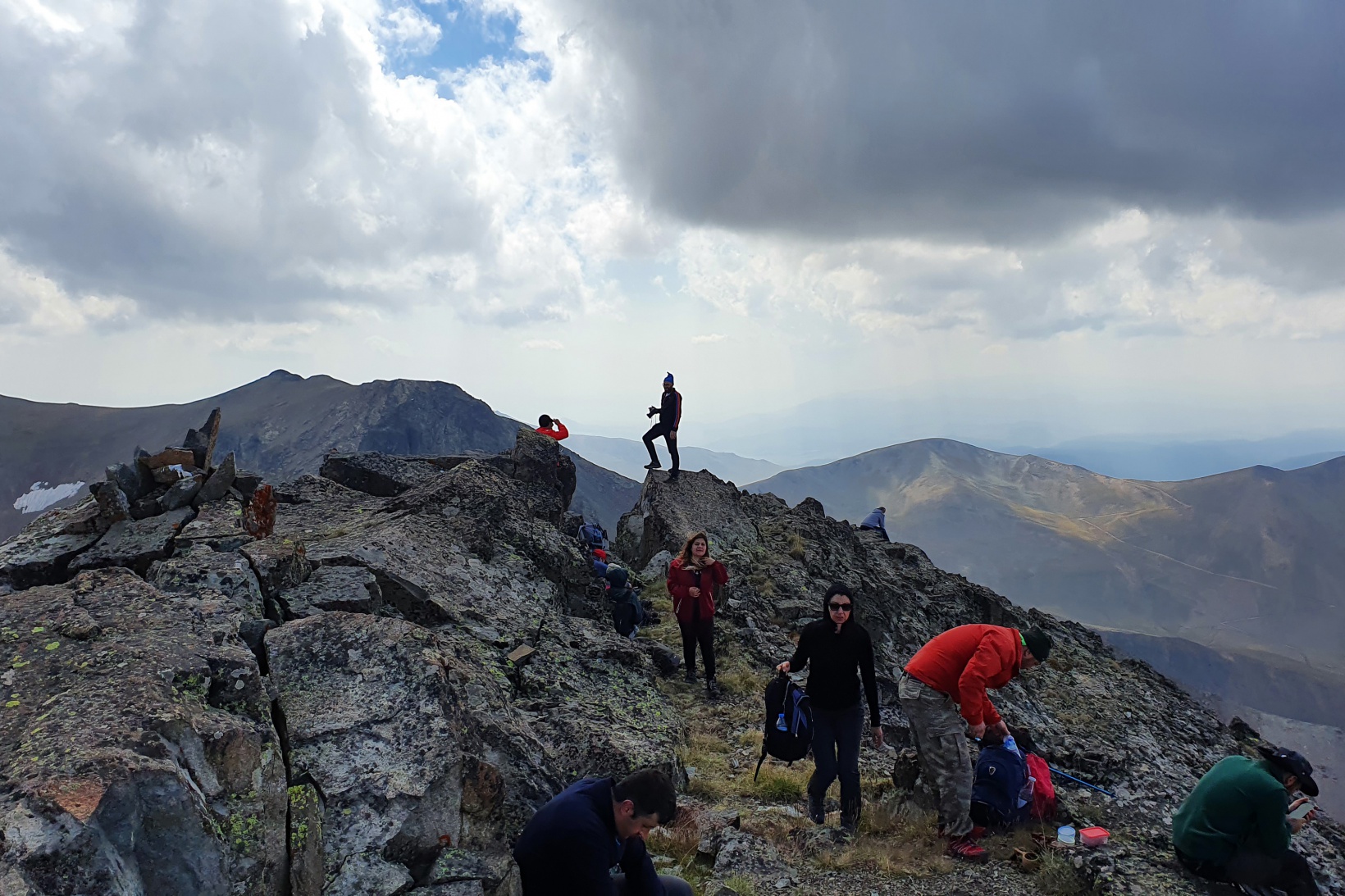 3 bin 331 metrede arkadaşlarını andılar 3