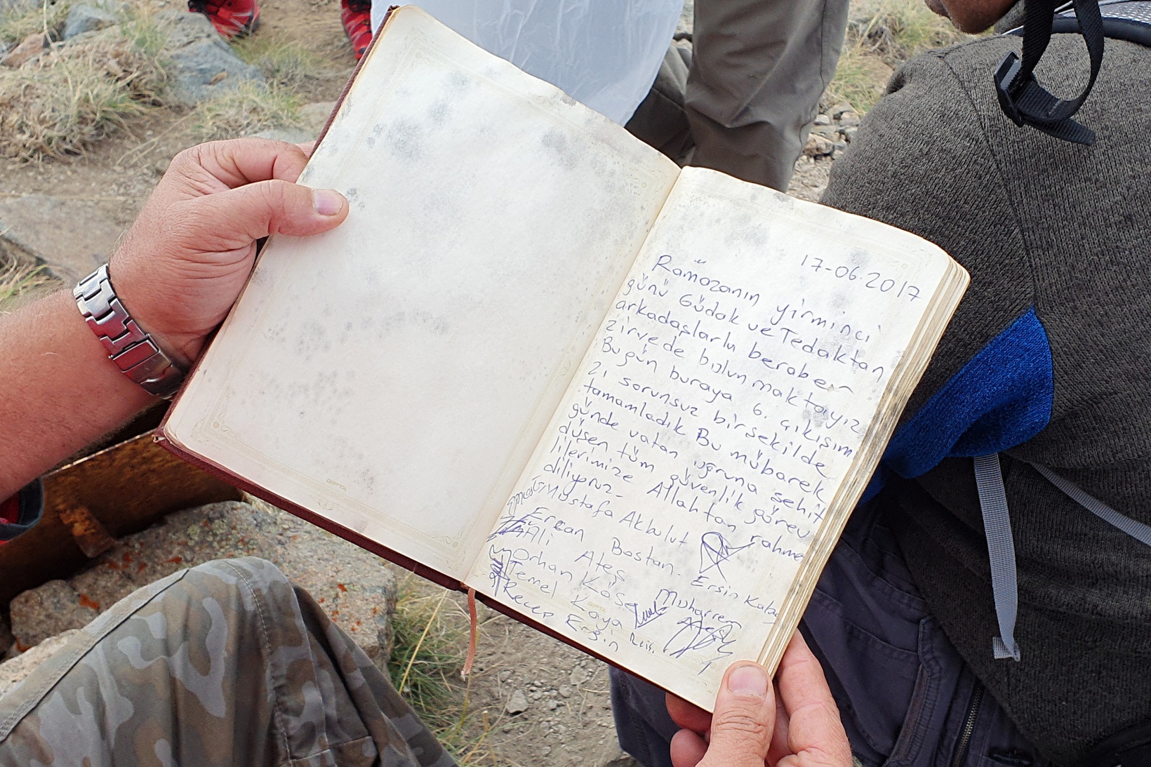 3 bin 331 metrede arkadaşlarını andılar 27