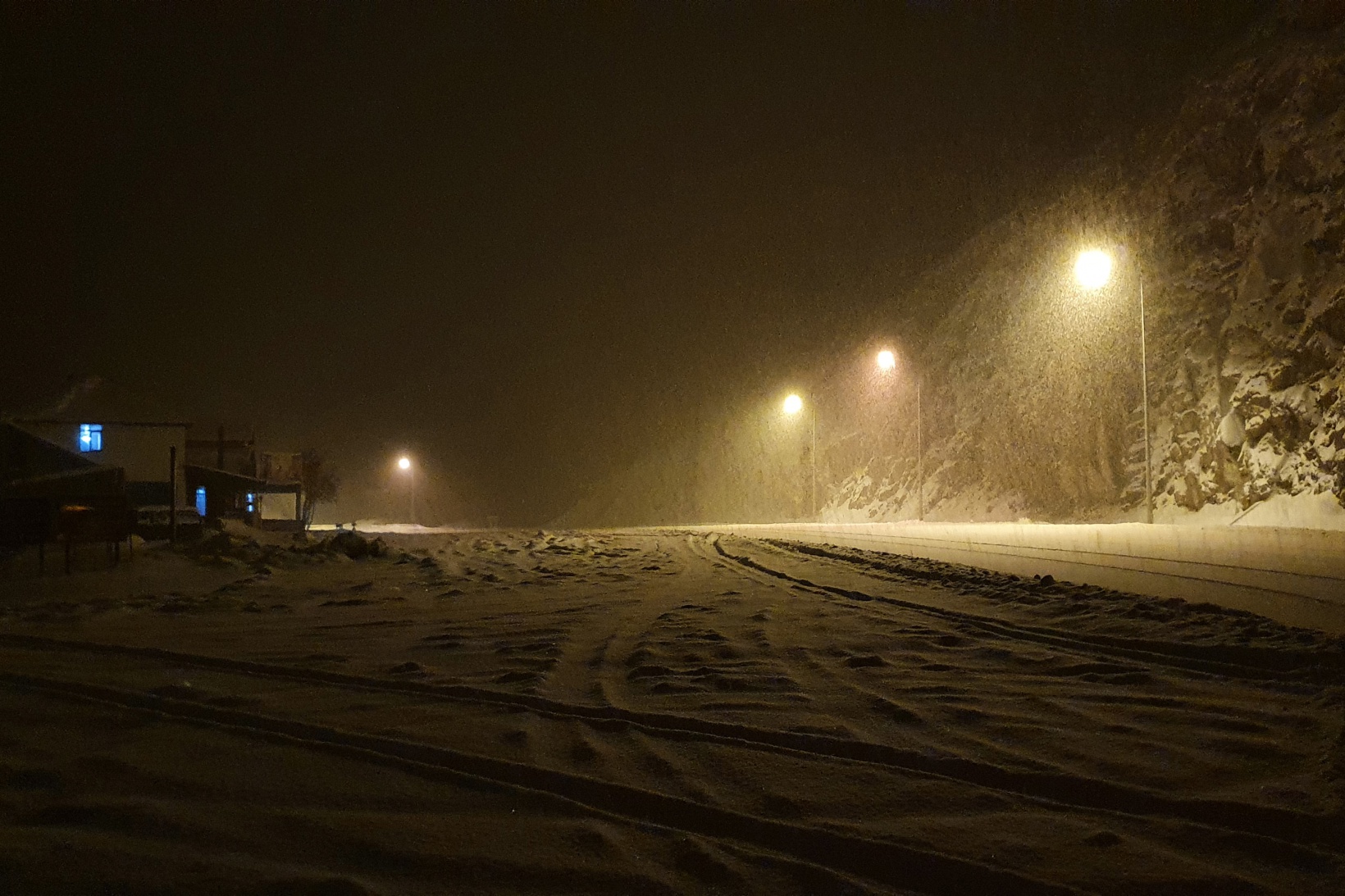 Zigana geçidinde kar yağışı etkili oluyor 8