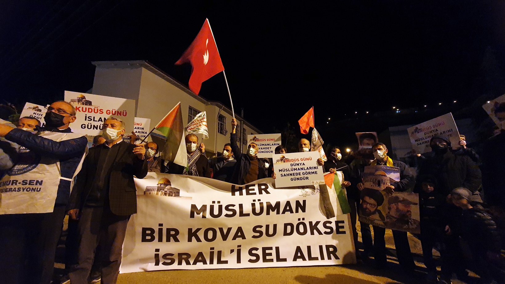 Gümüşhane caddelerinde 'Katil İsrail defol' sloganları 3